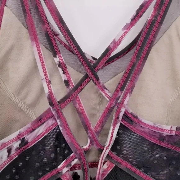 [Lululemon] Strap It Like It's Hot Blooming Pixie Raspberry/Black Sports Bra 6 - Picture 9 of 11